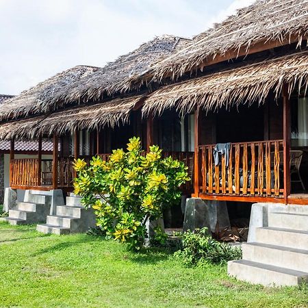 The Ujung Bocur Bungalows Krui Exterior foto