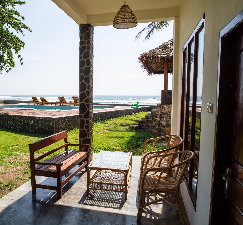 The Ujung Bocur Bungalows Krui Exterior foto